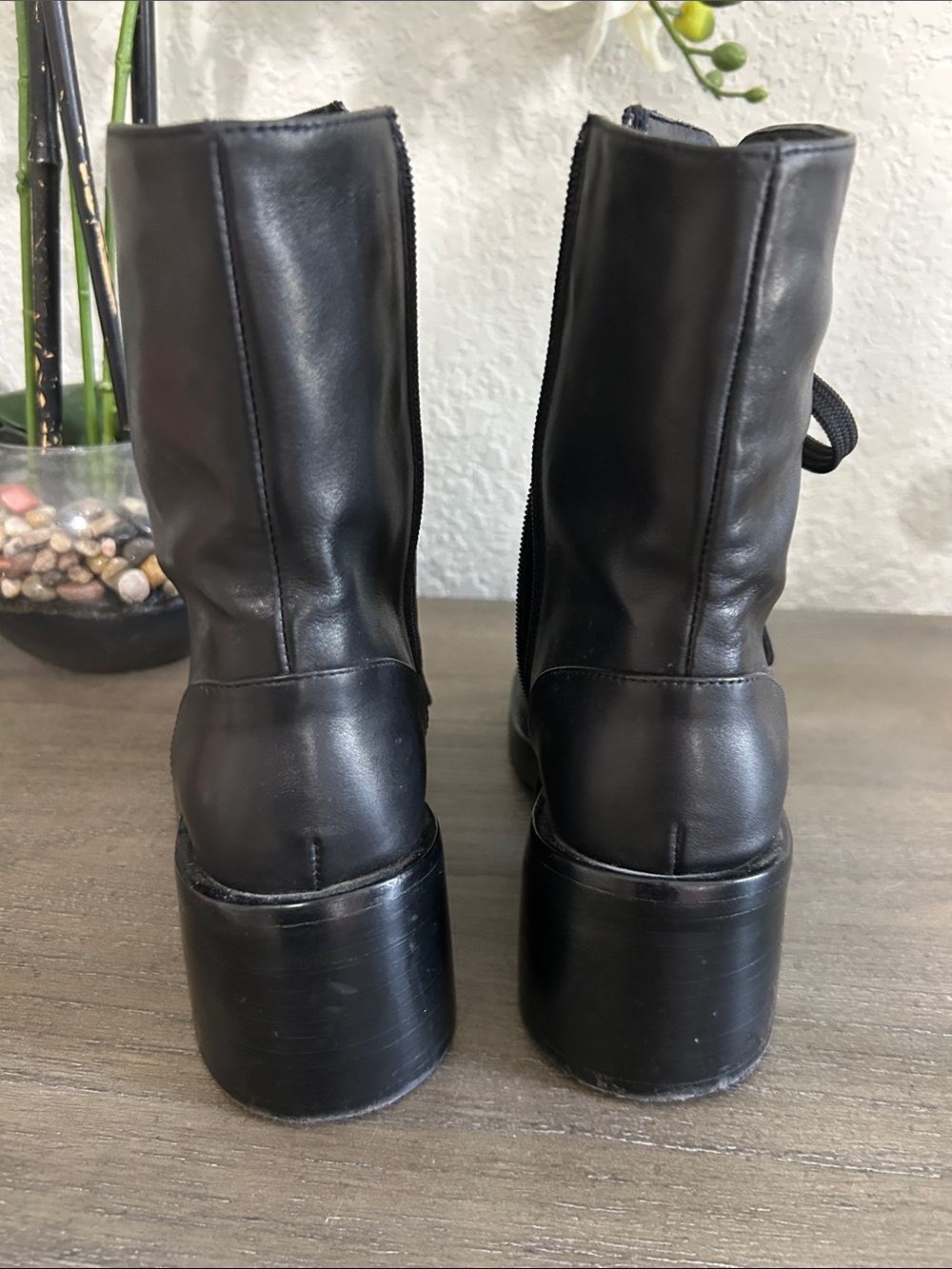 Chanel cc Black Leather Lace-Up Combat Boots with Gold CC Hardware 37 - Picture 4 of 7